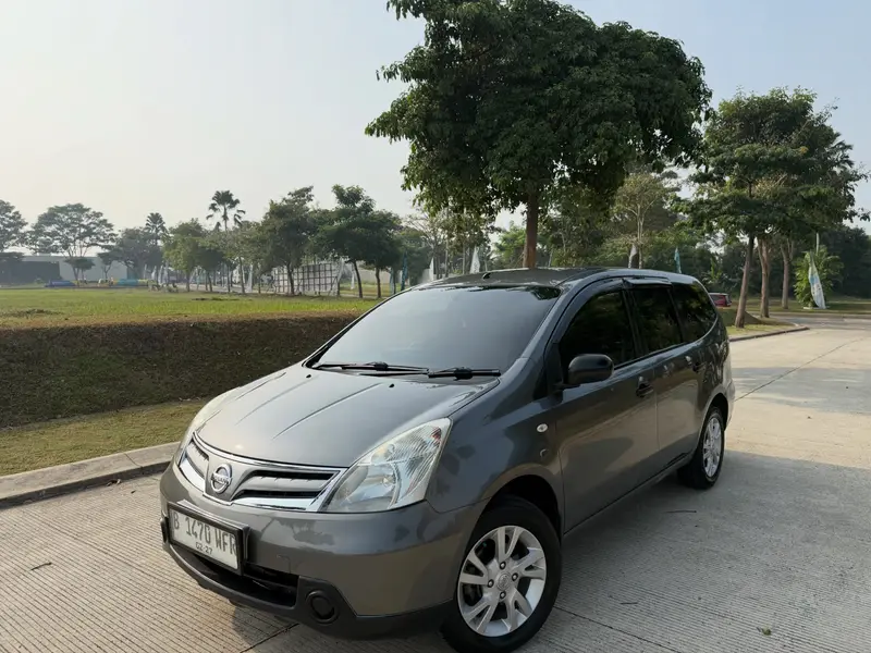 Nissan Grand Livina 1.5 SV 2012