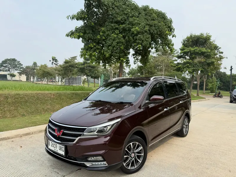 Wuling Cortez 1.8 L Lux Sunroof 2018