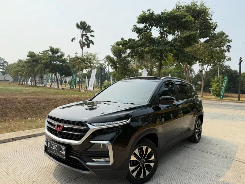 Wuling Almaz 1.5 LT Lux + SC Sunroof 7 Seat 2022